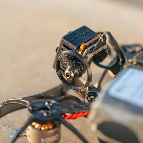 NewBeeDrone AcroBee75 HD O4 Pusher BNF ELRS 2.4G - widok z tyłu, szczegóły konstrukcji drona FPV
