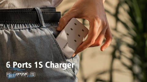 Упаковка зарядного пристрою BETAFPV Charger V2 6-порт 1S – вміст комплекту