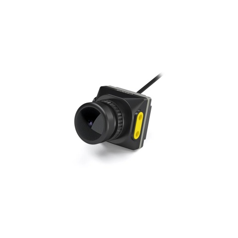 Kamera Caddx Moonlight – widok z przodu Obiektyw szerokokątny 160° przystosowany do nagrań 4K.