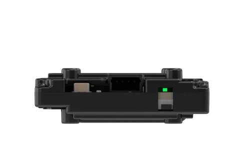 Widok boczny – złącza interfejsów oraz dioda LED sygnalizująca stan pracy modułu.