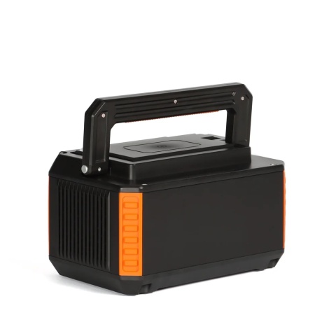 Widok tylnej części obudowy – system wentylacji zapewniający skuteczne chłodzenie podczas pracy.