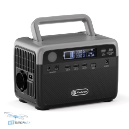 Widok przedni stacji zasilania Flashfish BP030B z czytelnym wyświetlaczem LCD i kompletem portów USB oraz AC.