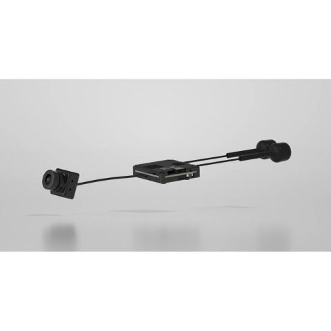 Widok kamery i anten – kamera FPV z sensorem Sony Starvis II oraz dwie anteny o wysokiej wydajności.